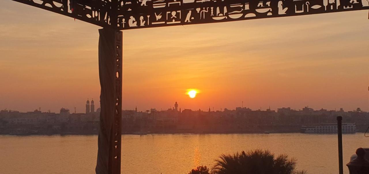 Nile Sunrise Flats Apartment Luxor Bagian luar foto