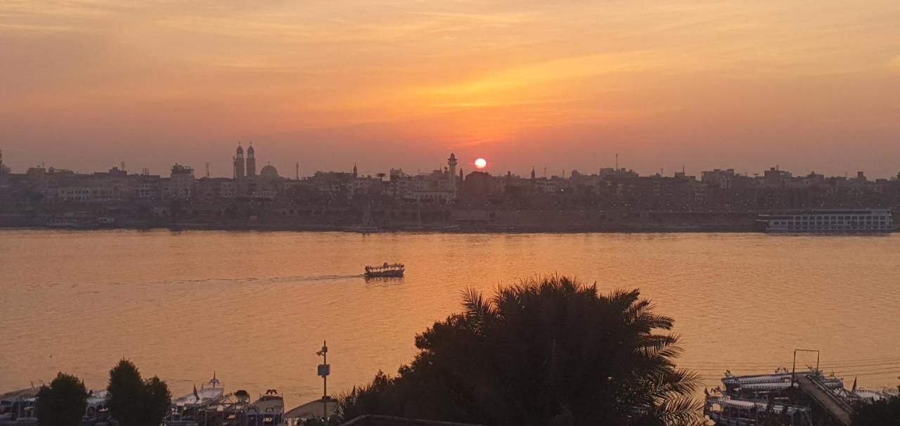 Nile Sunrise Flats Apartment Luxor Bagian luar foto