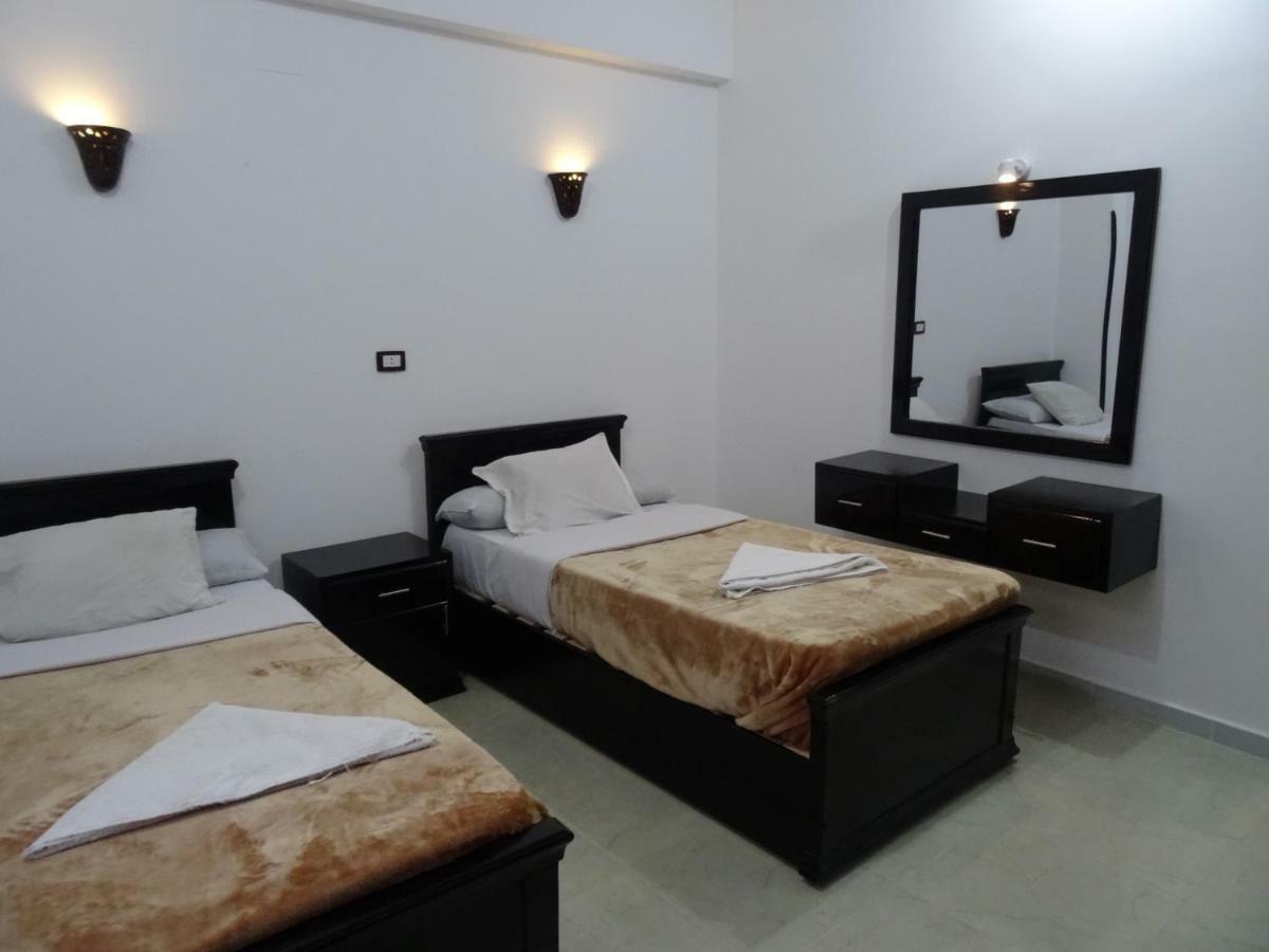 Nile Sunrise Flats Apartment Luxor Bagian luar foto